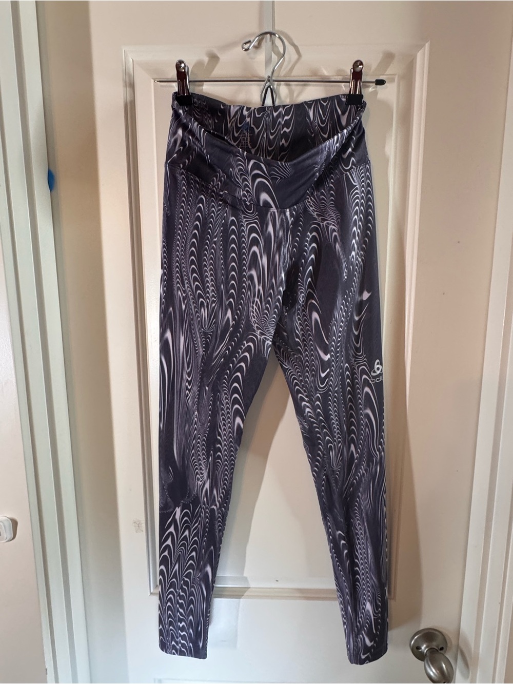 New with tag Odlo Women’s Black & light purple Swirl Print Leggings